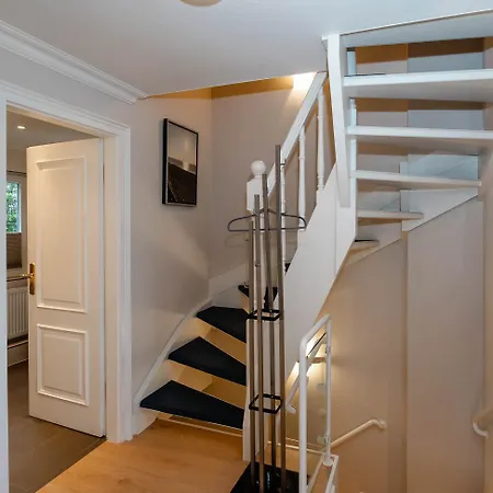 Hues De Kloewen 1 Stock